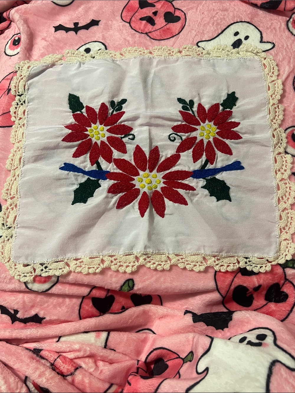 Hand-Embroidered Mexican Tortilla Warm - Off-White Edge